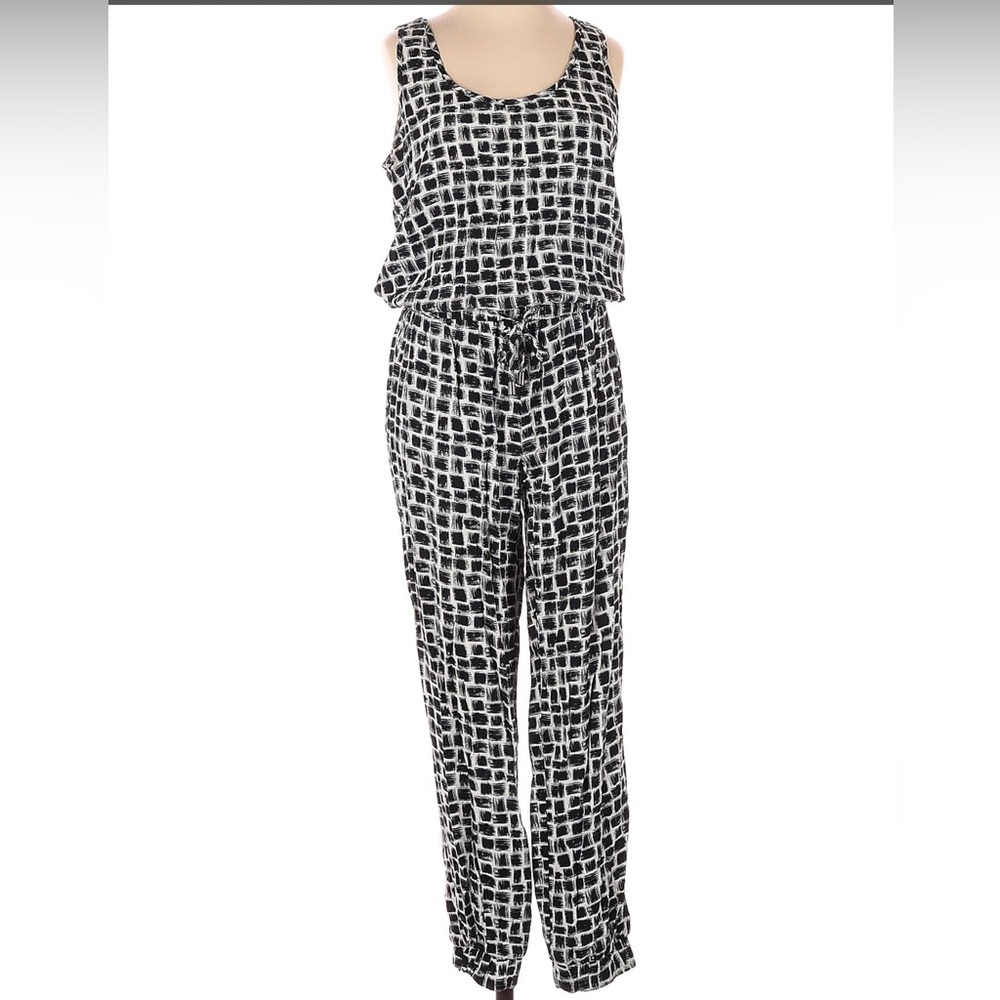 NWOT Designer Dynamite Jumpsuit in Size 8